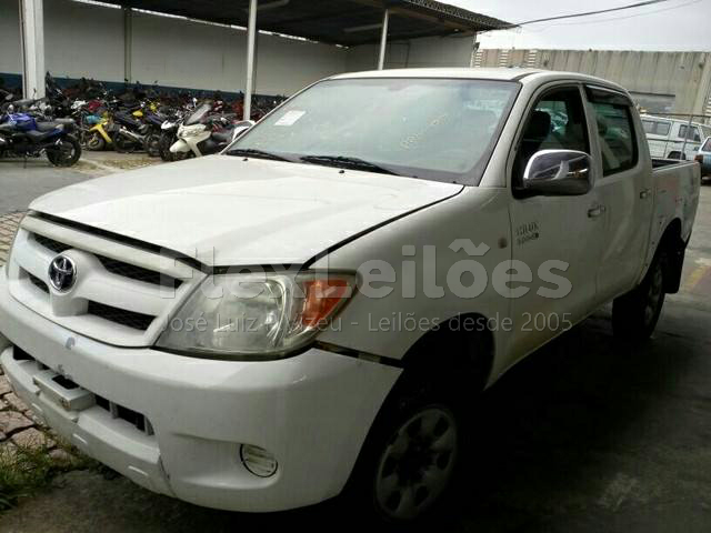 LOTE 033 - Toyota Hilux 3.0 Turb0 4x4 2015