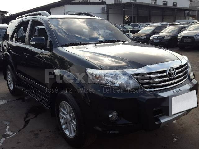 LOTE 037 - TOYOTA HILUX SW4 SR 2.7 16V VVT 2013