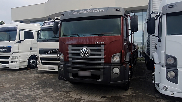 LOTE 013 VOLKSWAGEN 24-280 Bitruck 
