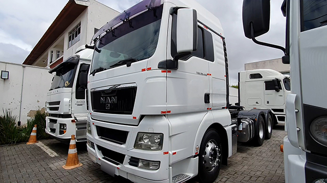 LOTE 015 MAN TGX 29.440 6x4 2p 