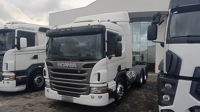LOTE 017 SCANIA P-360 A 6x2 2p 