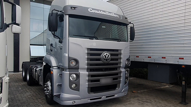 LOTE 018 VOLKSWAGEN 26-390 E Constel. 6x4