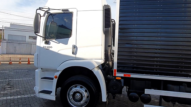 LOTE 019 Volkswagen 24.250 E Constellation