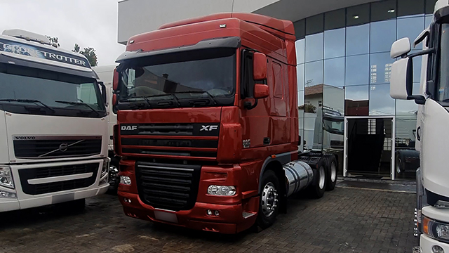 LOTE 020 DAF XF 105 FTS 460 6x2 