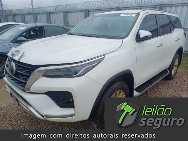 LOTE 017 SW4 SRX 2.8 D-4D TURBO 2021