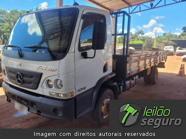 LOTE 020 MERCEDES BENZ ACCELO